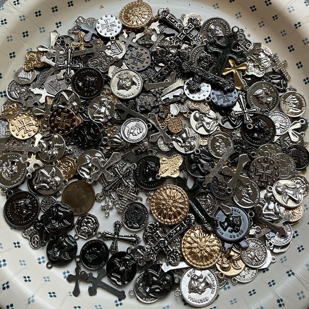 Lot of Religious Charms for Crafting - Picture 10 of 10